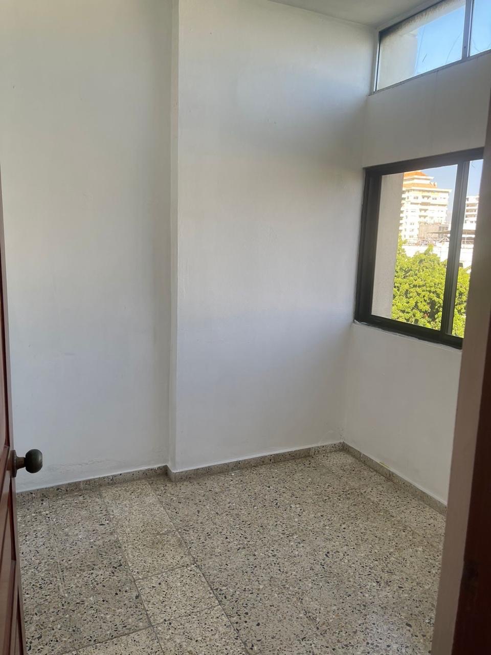 apartamentos - apartamento céntrico en una zona tranquila en bella vista  2