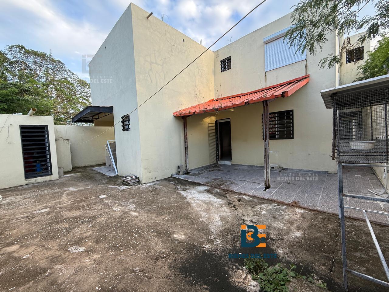 casas - DE VENTA casa de dos niveles con (4) habitaciones 1