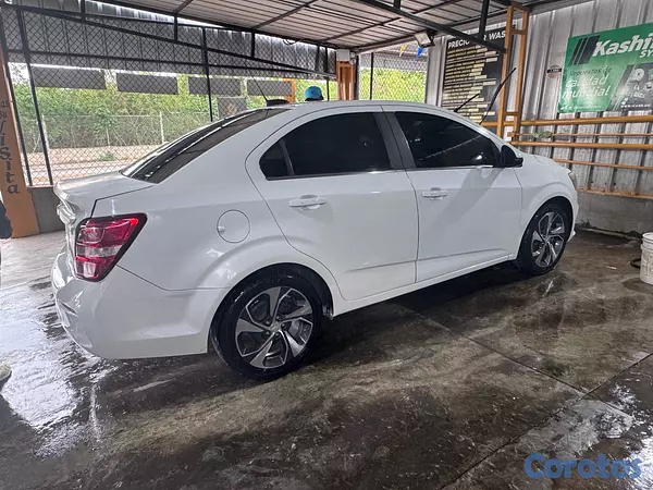carros - Chevrolet Sonic 2018 7