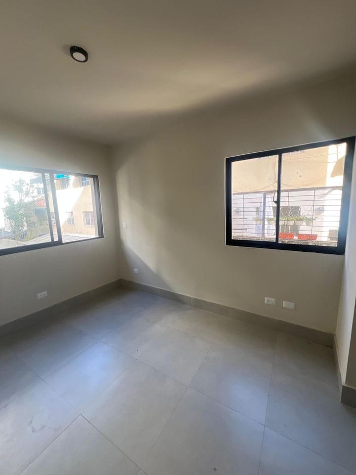 casas - Se Vende Apartamento nuevo Ubicado Prox. a la playa en Juan Dolio  3