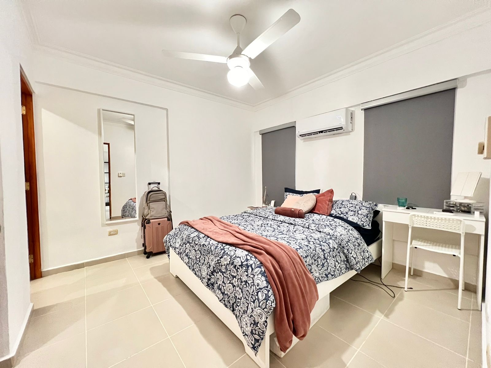 apartamentos - Vendo zona universitaria piso 5 una hab 1.5 baños  2