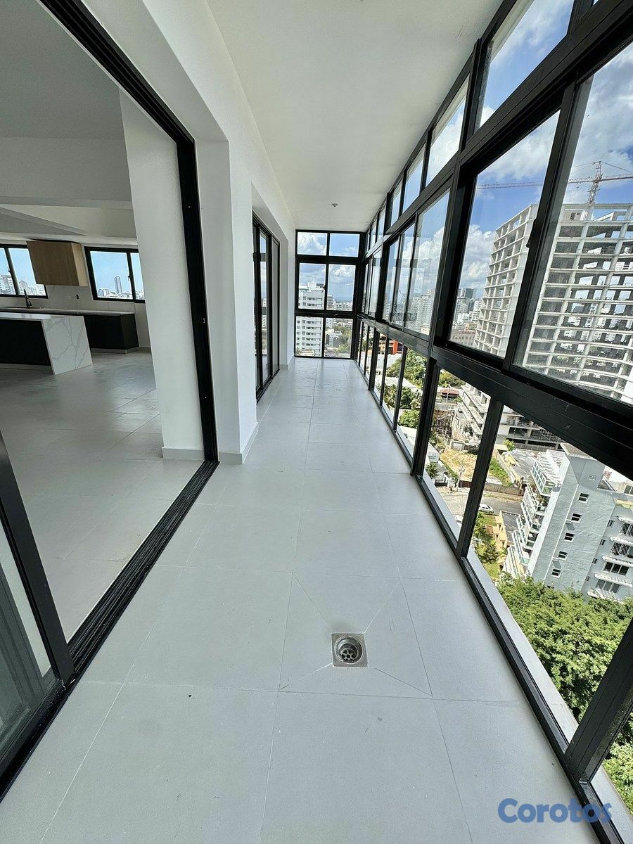 penthouses - Venta de Apartamento en Naco piso alto 8