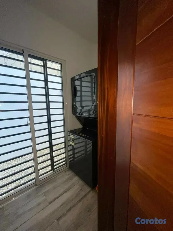 casas - Casa en Venta en la Romana. 200m2 de solar.

  5