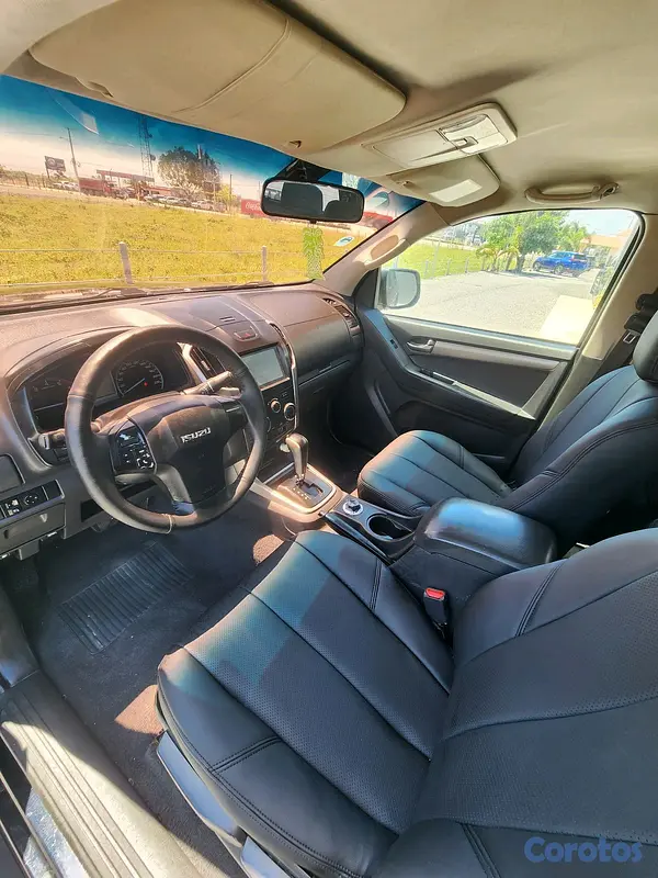 jeepetas y camionetas - 2013 Isuzu DMAX ls full 4x4 
inicial cómodo clean  4
