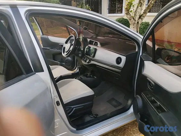 carros - toyota vitz 2012  3