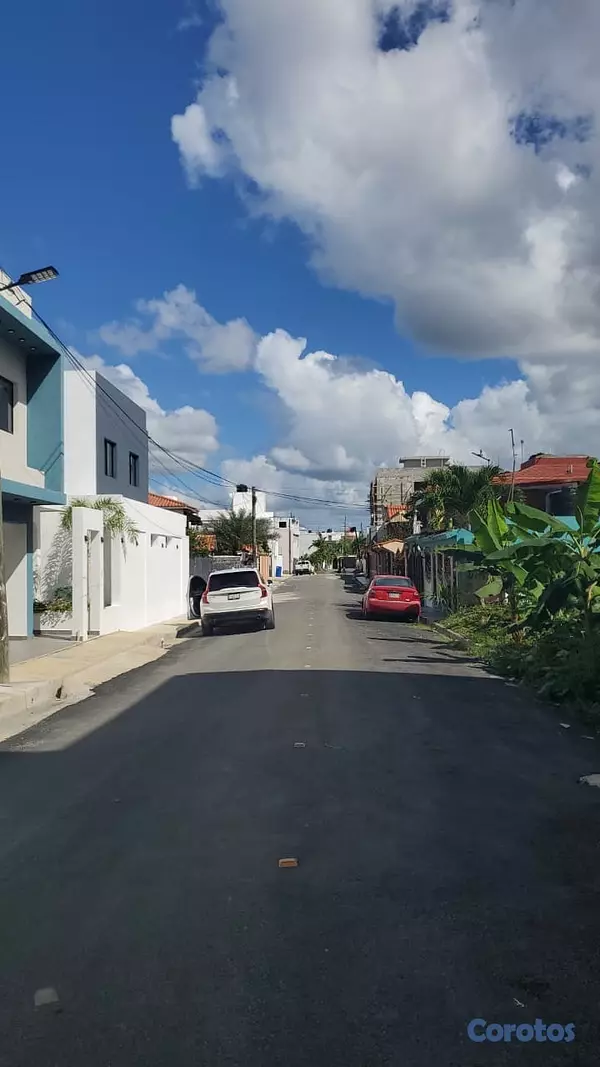 solares y terrenos - Construye futuro en Brisa Oriental: solar estratég 4