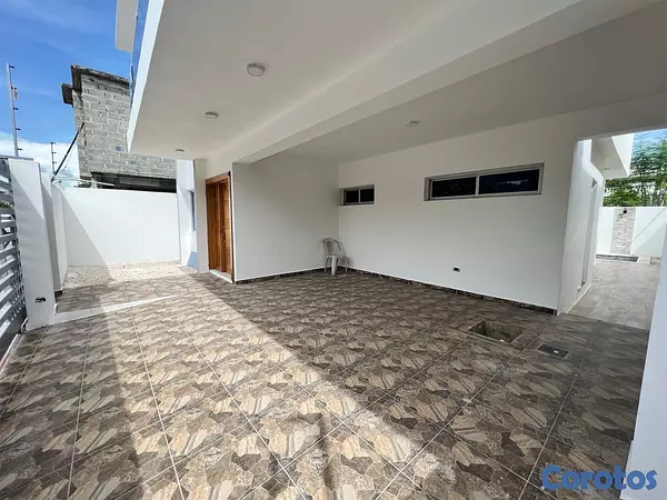 casas - Venta de casa con piscina en la autopista de san Isidro brisa oriental  10