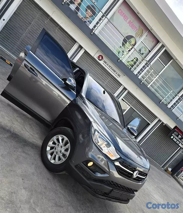 jeepetas y camionetas - KGM REXTON 2021 GRIS OSCURO DIESEL 18