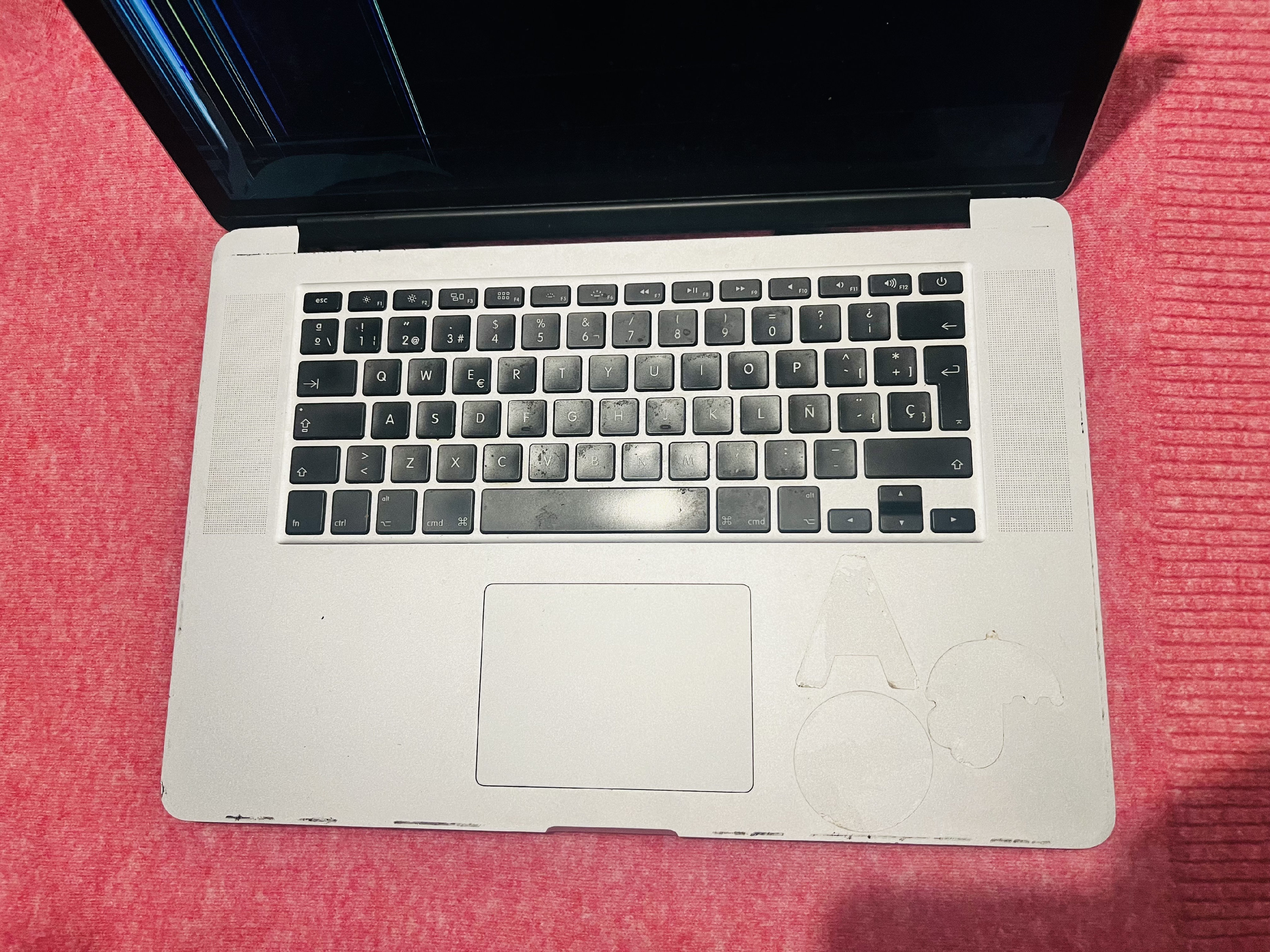 computadoras y laptops - Mac Pro A1398 para piezas pantalla mala  1