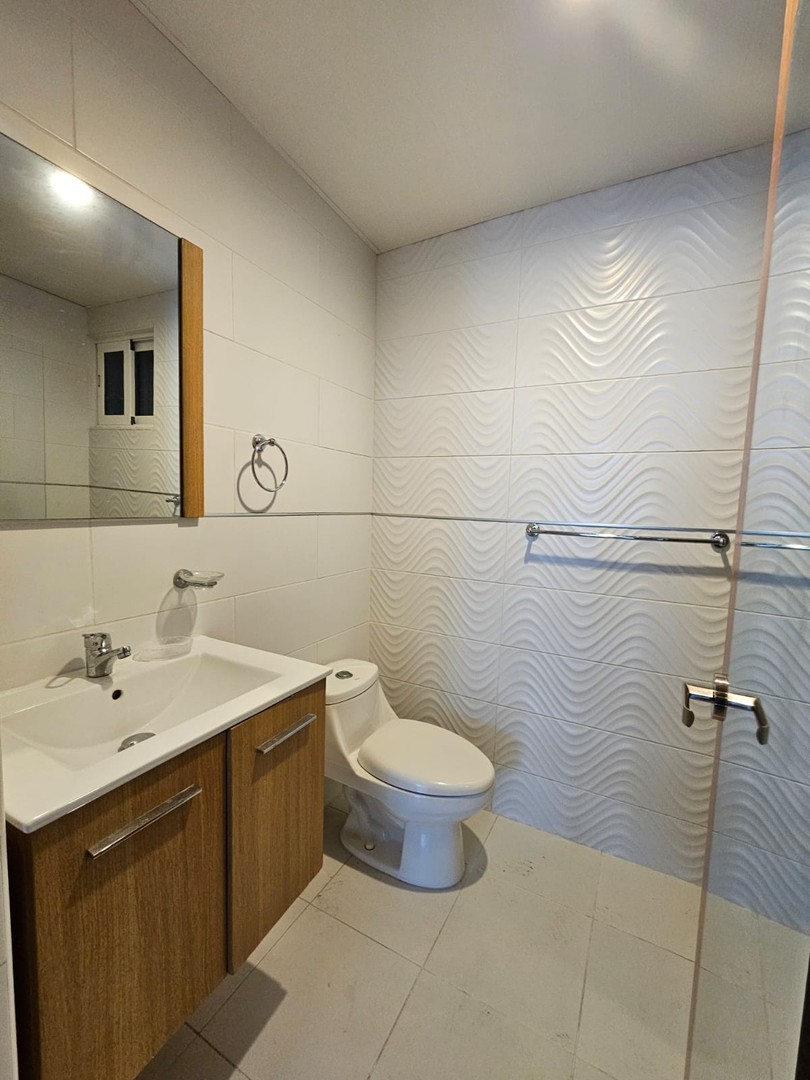 apartamentos - Amplio apartamento en renta  en el sector de Mirador Norte, próx. AV. 27 FREBREO 6