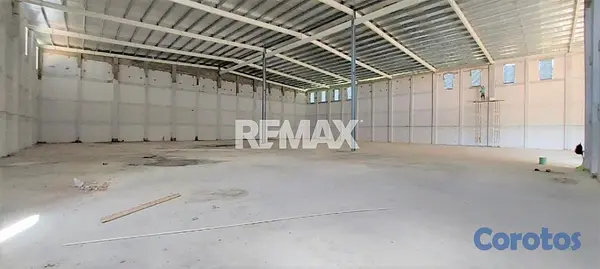 oficinas y locales comerciales - Nave industrial de 2128mt2 en alquiler en El Pedre 2