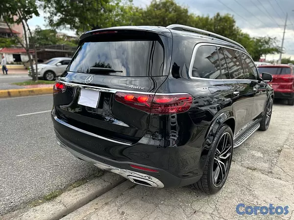 jeepetas y camionetas - Mercedes Benz GLS 450 año 2025 7