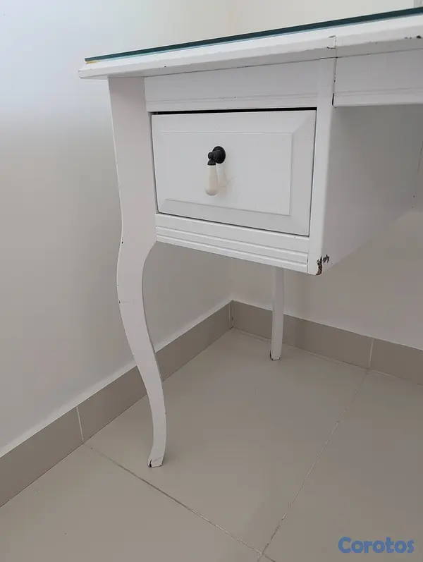 muebles y colchones - Venta de escritorio vintage de Ikea (usado) con cristal  4