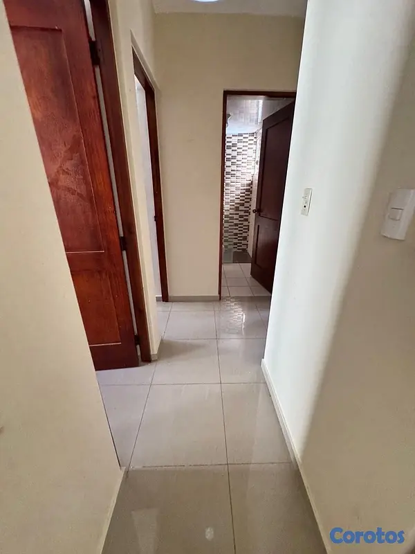 apartamentos - venta de apartamento 2do nivel con 2 parqueos en vista hermosa Santo Domingo  5