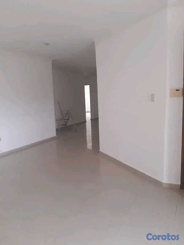 apartamentos - ALQUILO, APTO. AMPLIO PROX. A CARREFOUR  13