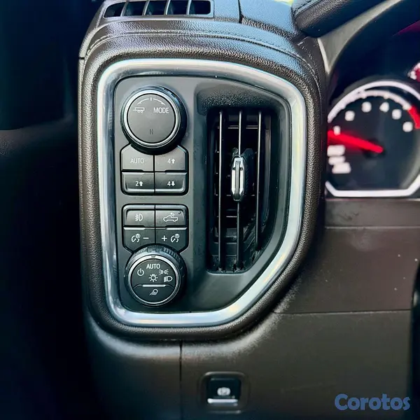 jeepetas y camionetas - Chevrolet Silverado ltz Duramax 2020 5