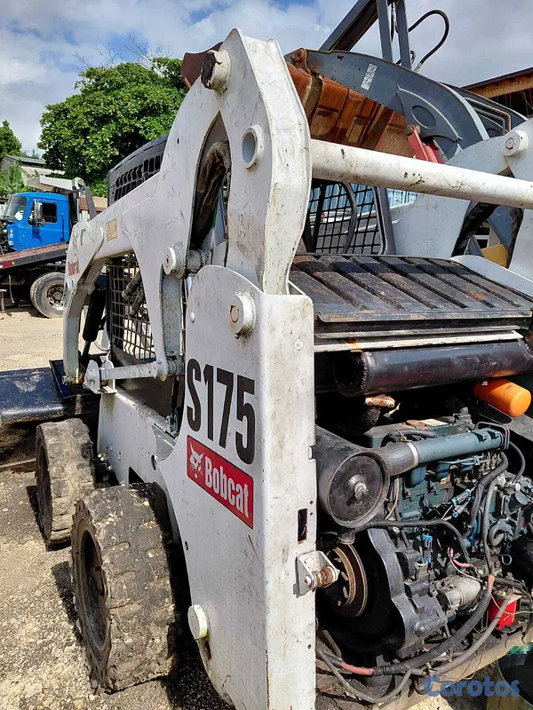 otros vehiculos - Bobcat s175  12
