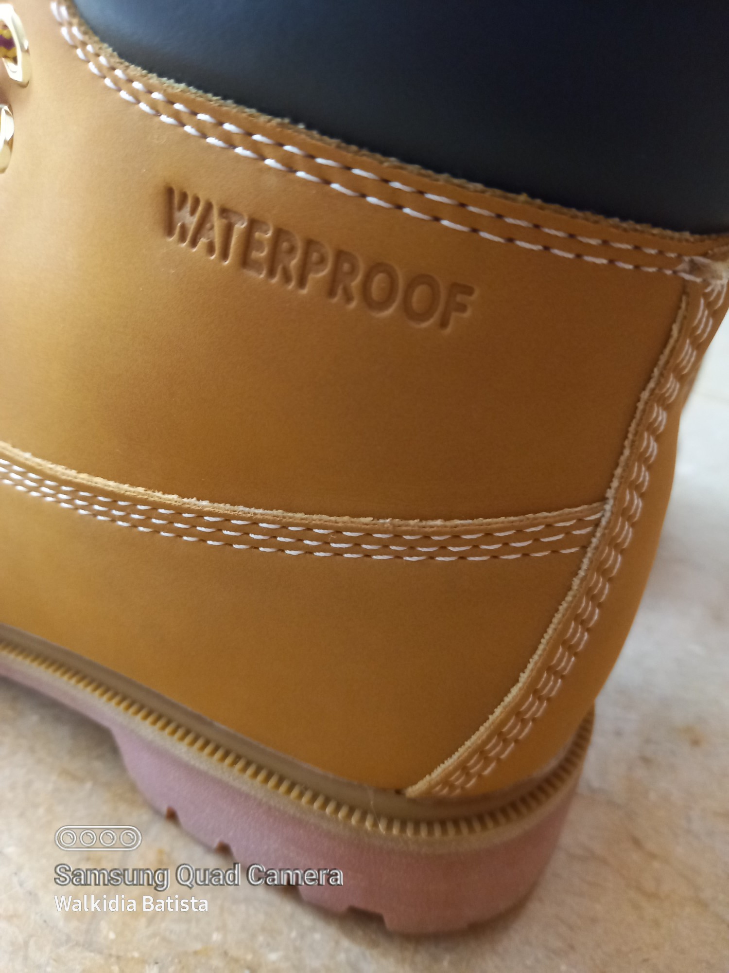 zapatos para mujer - Botas de Mujer. Size 8 1/2. Corre  grande. Le sirve a alguien size 9 o 10. 2