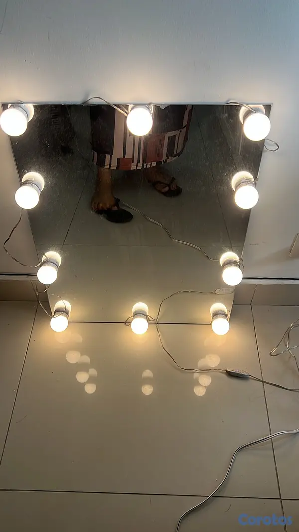 decoración y accesorios - Espejo con tres tonos de luces  3