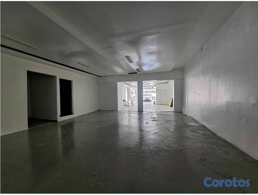 oficinas y locales comerciales - Espacioso Local Comercial en Alquiler, con 200 Met 1