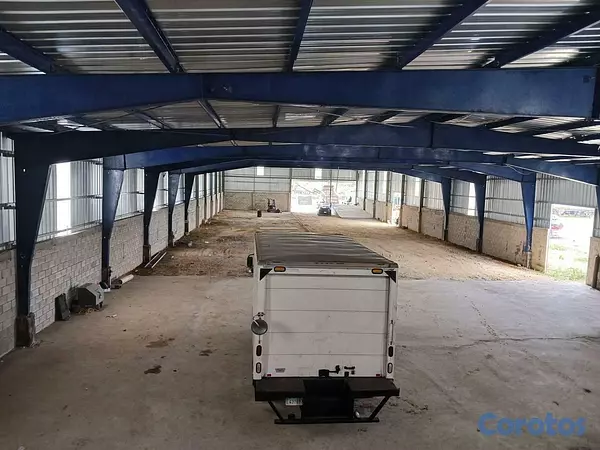 otros inmuebles - Alquilo/ Vendo Nave industrial en Autopista 6 De Noviembre 4