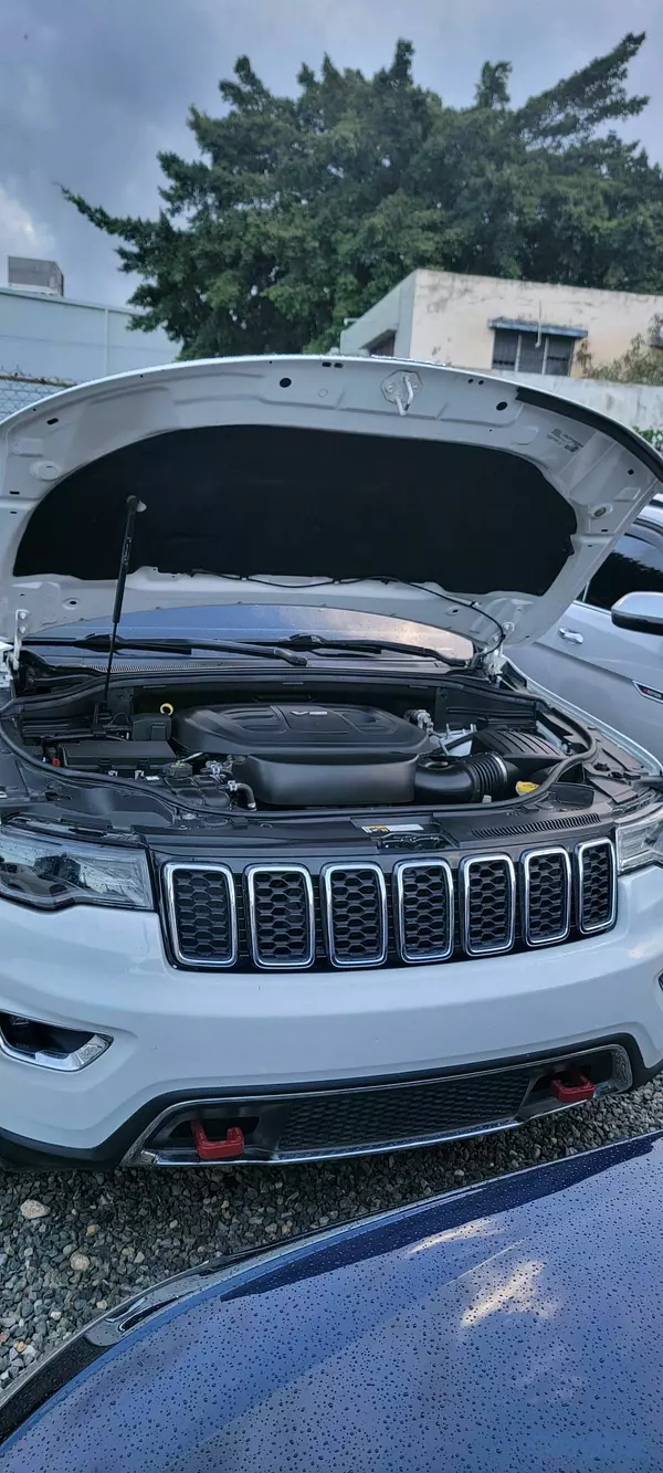 jeepetas y camionetas - JEEP GRAND CHEROKEE LIMITED 2017 6
