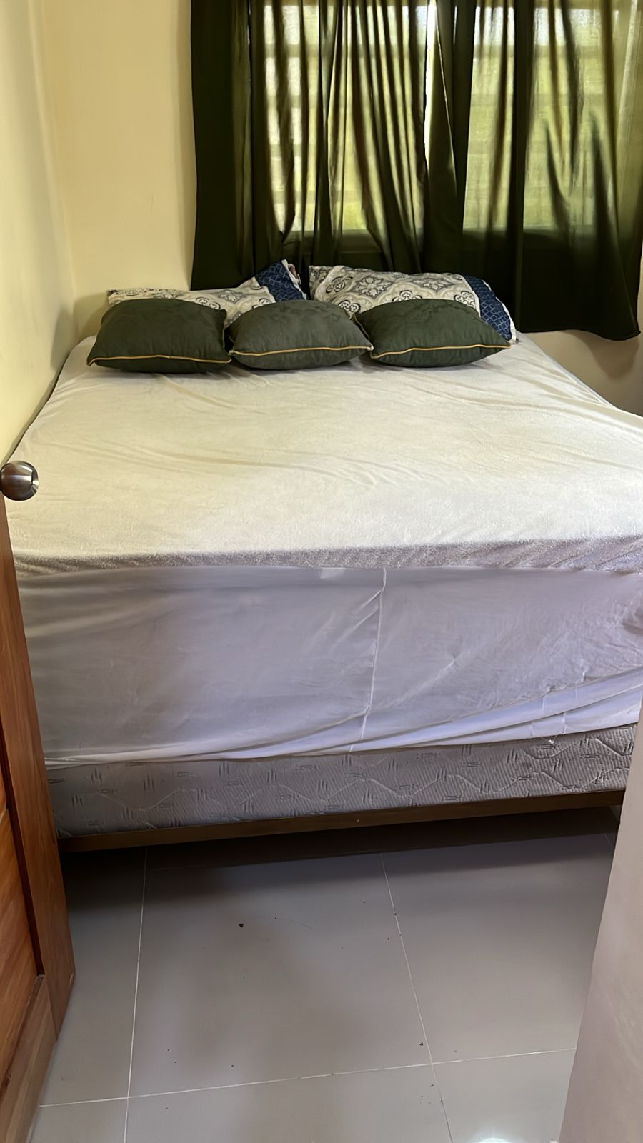 muebles y colchones - CAMA FULL 190X150 CON SU BASE, COLCHON, BASE METAL