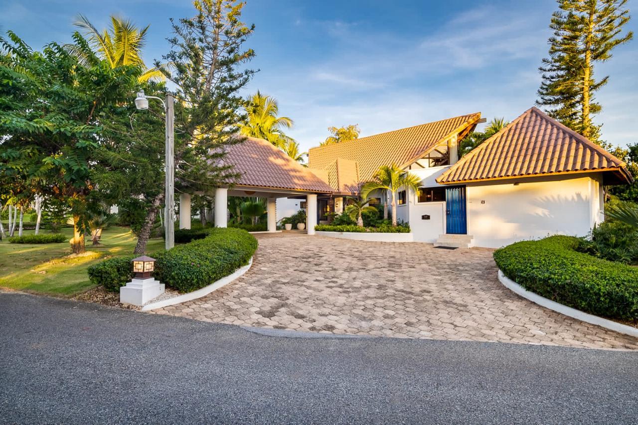 casas - ALQUILER/VENTA DE AMPLIA CASA EN CASA DE CAMPO 1