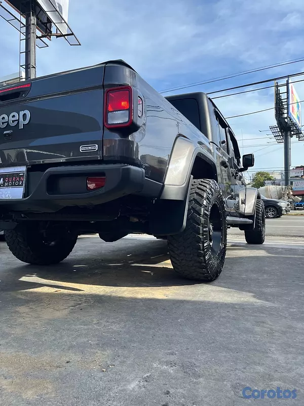 jeepetas y camionetas - Jeep Gladiador Overland 2023 8