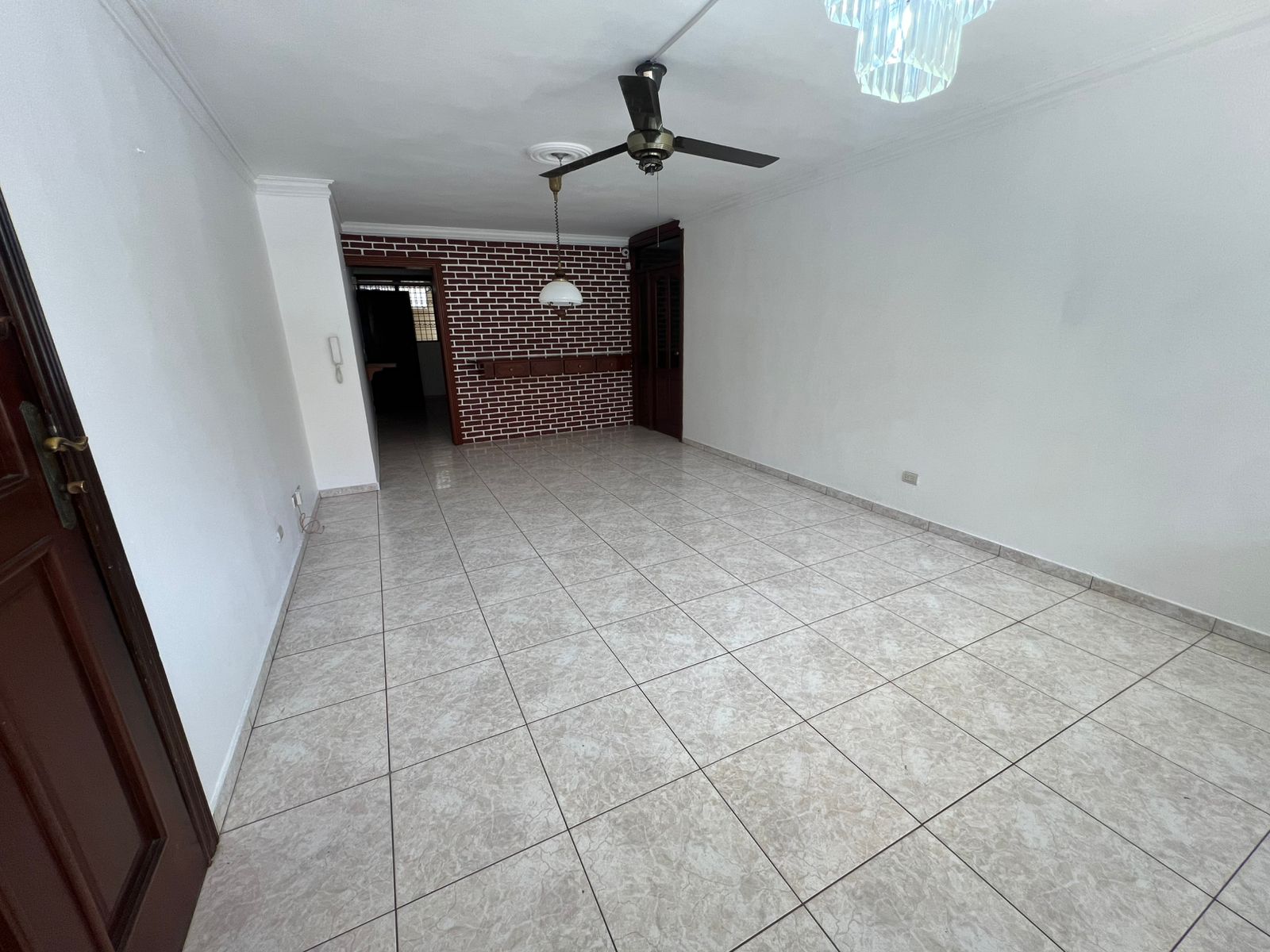 apartamentos - Sin intermediarios Rento primer nivel tiene 4 parqueos 0