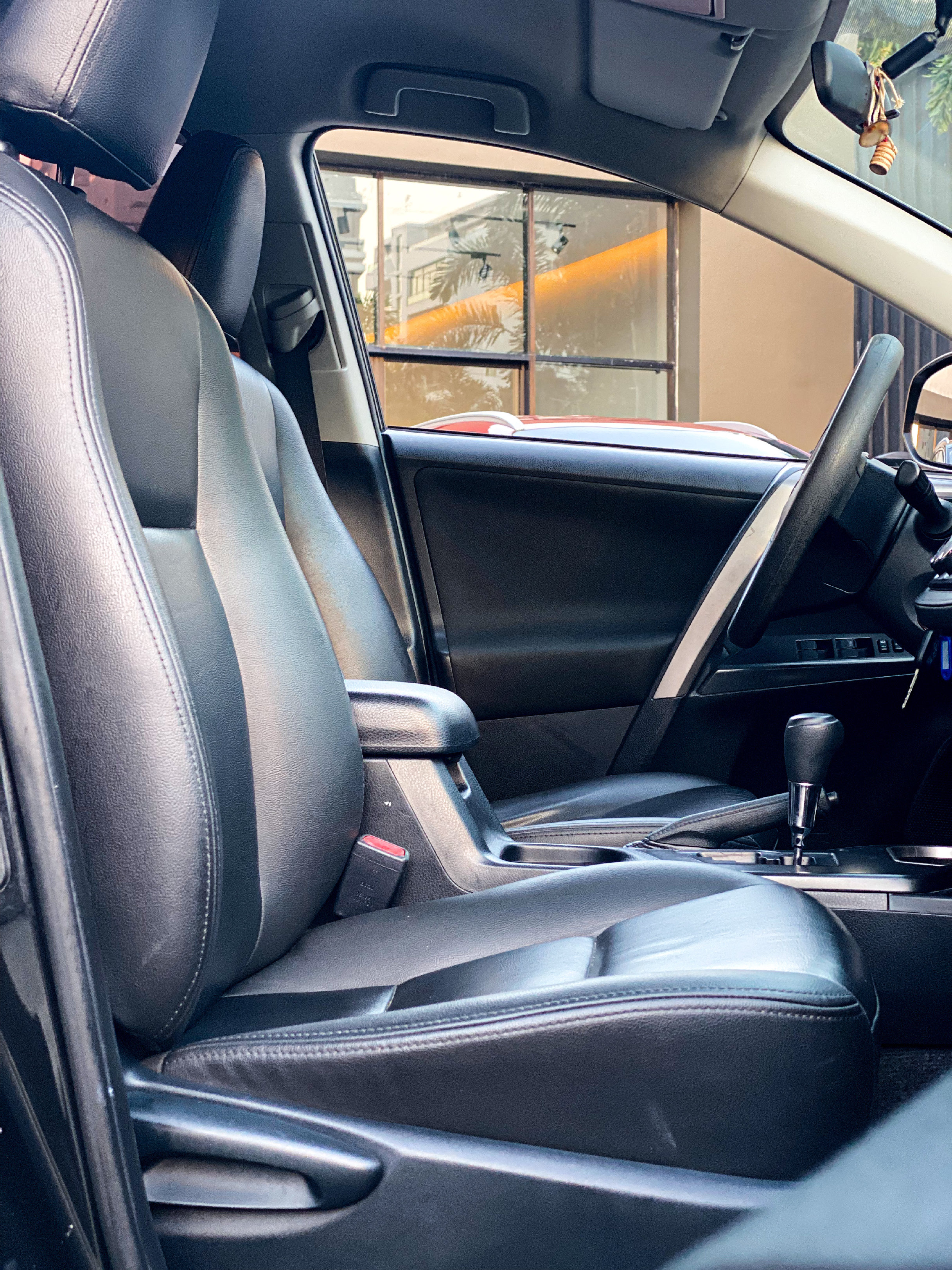 jeepetas y camionetas - Toyota Rav4 2019 vehículo de la casa  3