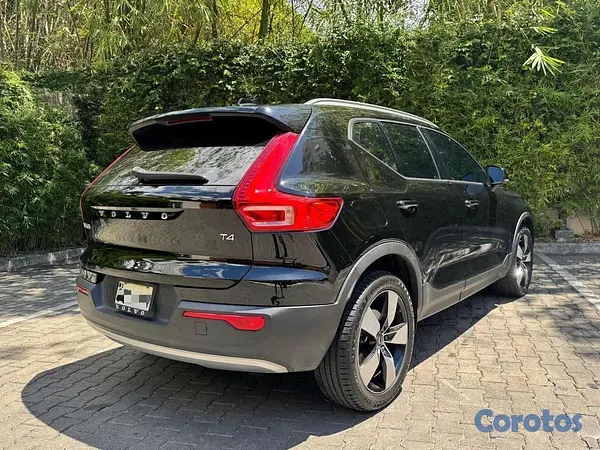 jeepetas y camionetas - VOLVO XC40 momentum '22 2