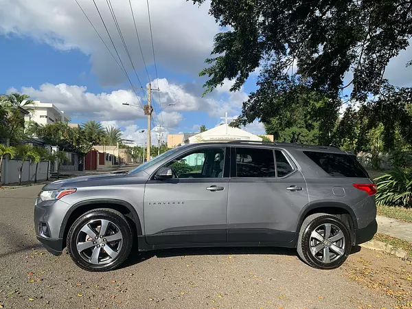 jeepetas y camionetas - chevolet travelse 2019 4