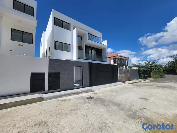 casas - venta de espectacular casa con piscina en la autopista de san isidro  6