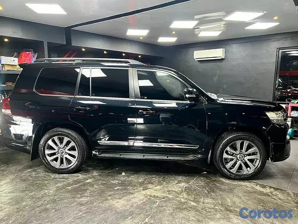 jeepetas y camionetas - Toyota land cruicer vxr 2017 8