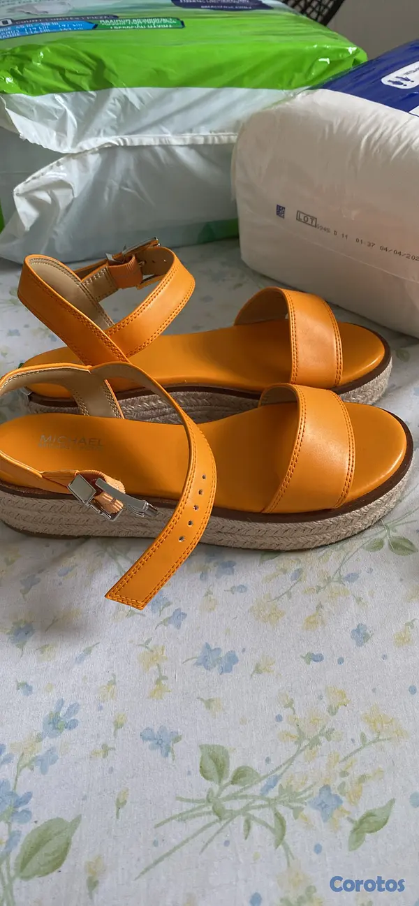 zapatos para mujer - Varios tenis y Zapatillas 5, 6, y 6.5 7