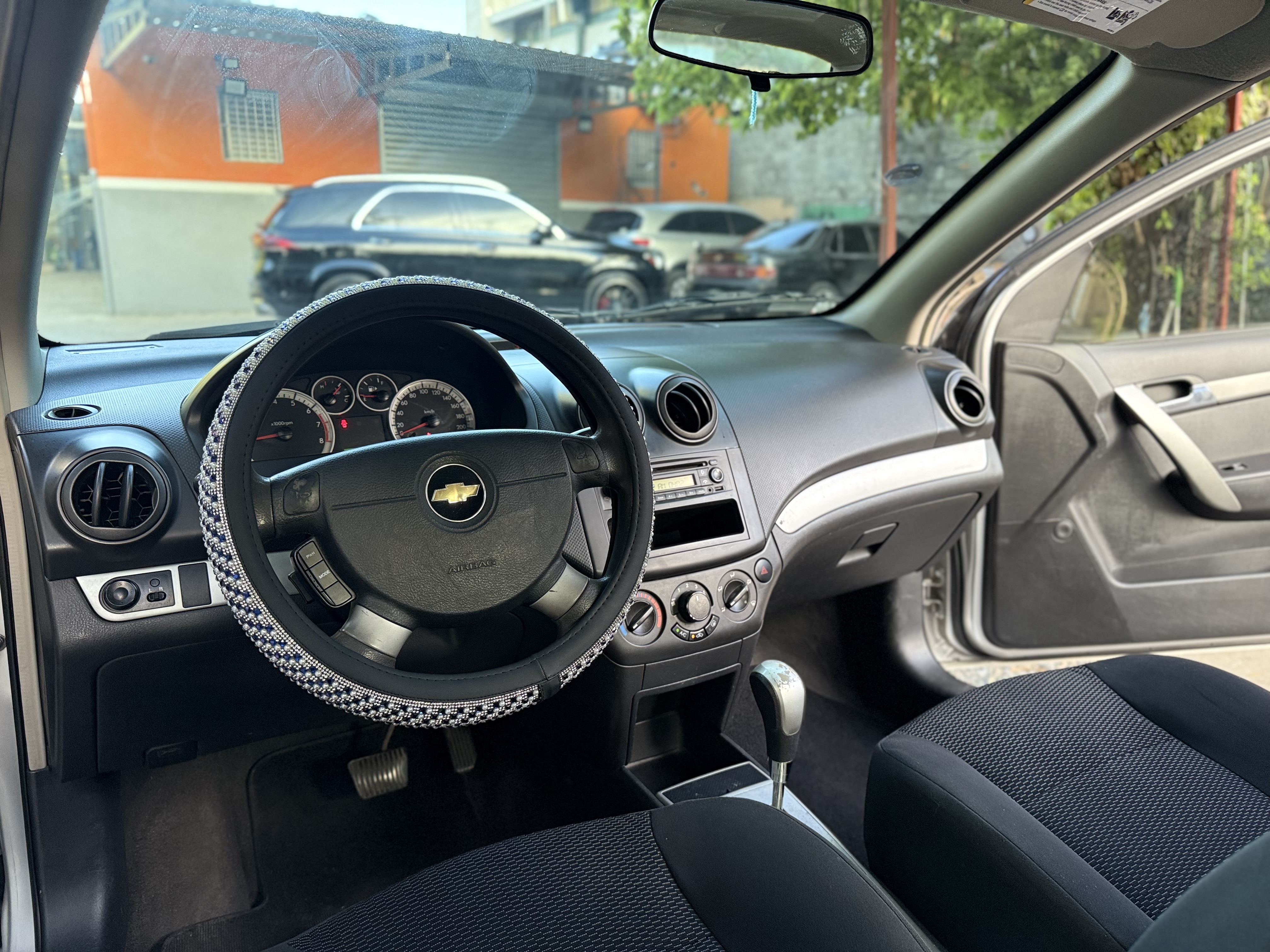 carros - Chevrolet Aveo 2014  4