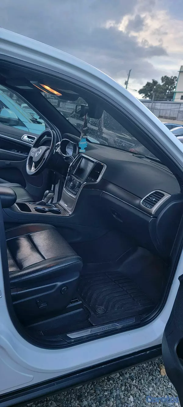 jeepetas y camionetas - JEEP GRAND CHEROKEE LIMITED 2017 7