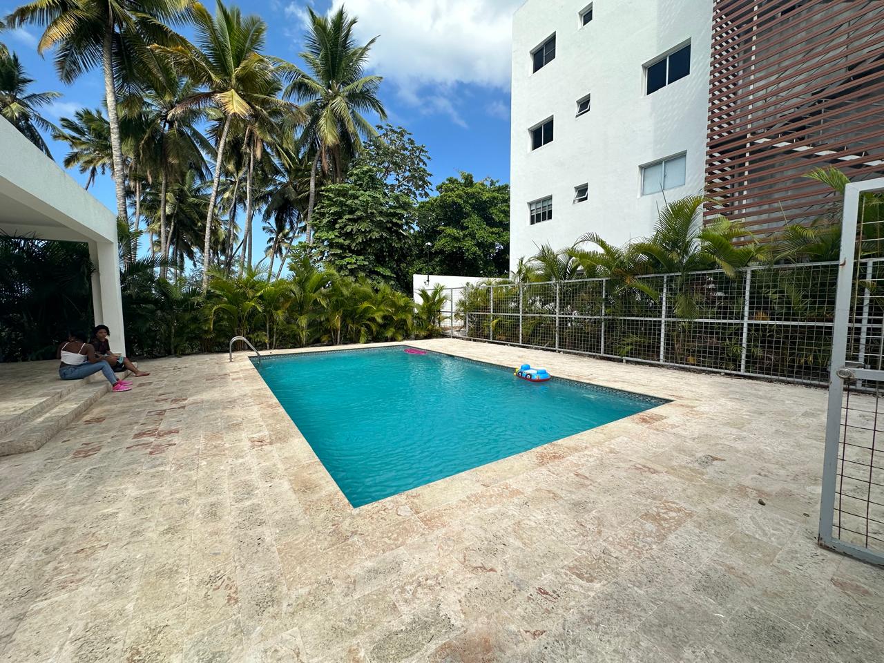 apartamentos - Confortable apartamento amplio con piscina a pocos pasos del malecón 