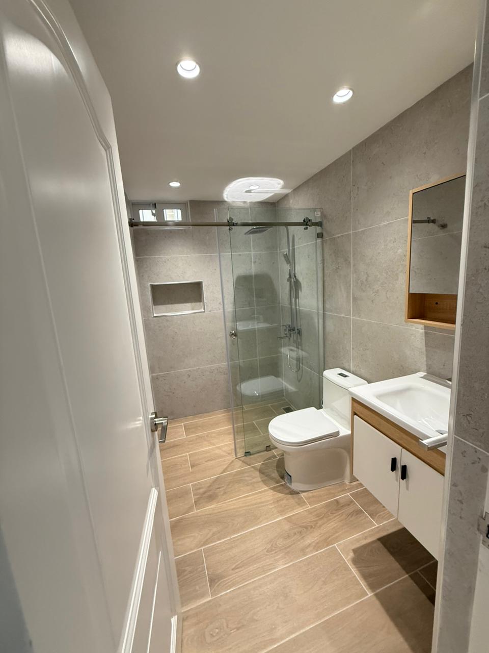 apartamentos - se alquila apartamento en tercer nivel ubicada en esperilla  5