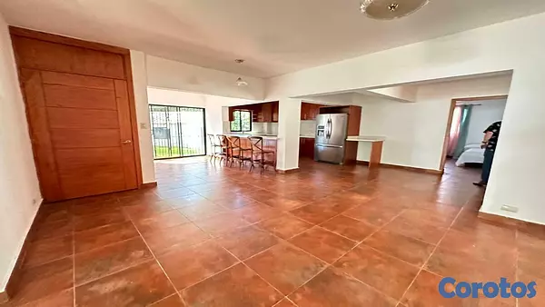 casas vacacionales y villas - Villa en Jarabacoa con Diseño Moderno 2
