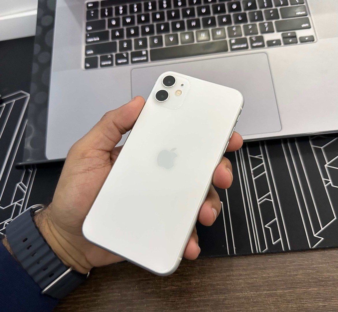 celulares y tabletas - Vendo iPhone 11 64GB Blanco Como Nuevo, Desbloqueado, RD$ 18,500 NEG 0