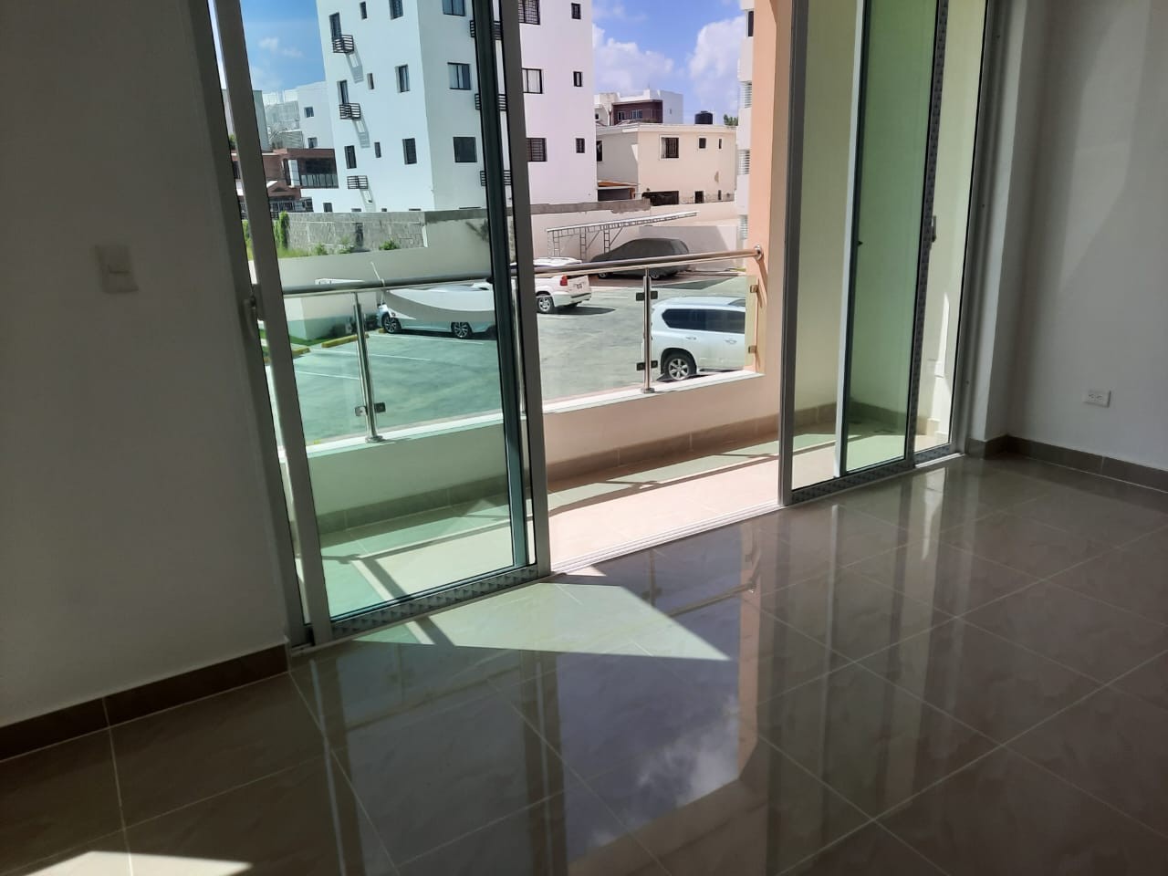 apartamentos - Vendo Bonito Apartamento 2do Nivel en Los Alamos  5