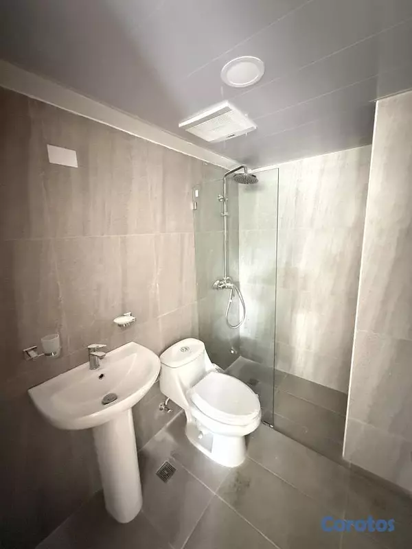 apartamentos - ALQUILO VACIO APART. DE 1 HAB. PISO ALTO PRÓX. A P 8