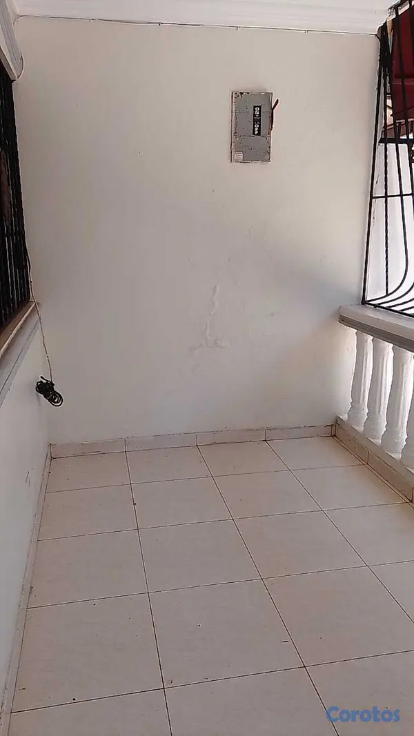 casas - Alquilo Casa 2 Niveles Respaldo Los tres Ojos  3
