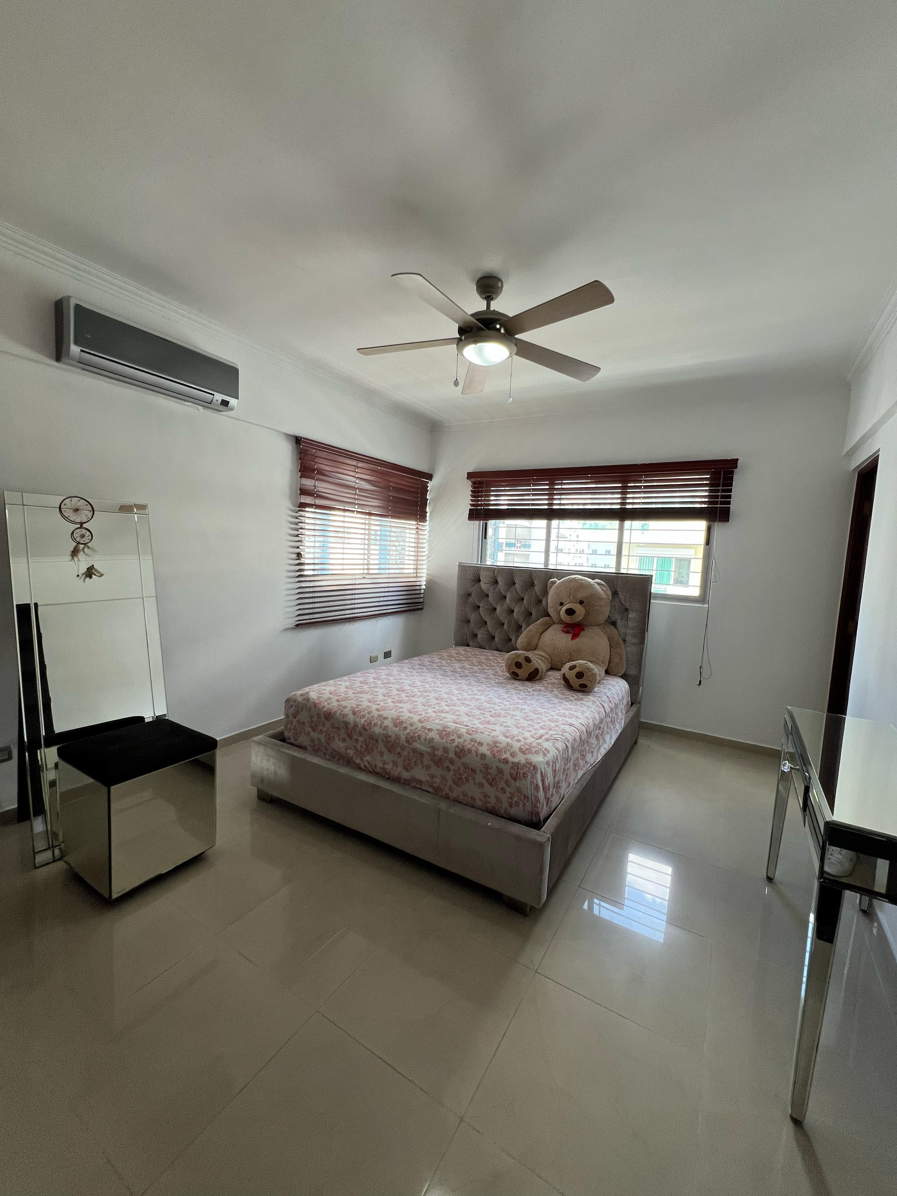 apartamentos - VENDO APARTAMENTO DE 186 MTS EN EVARISTO 0