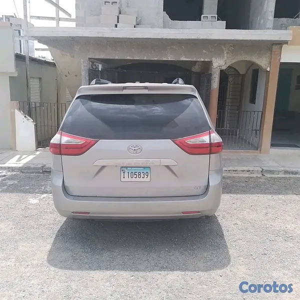 otros vehiculos - Toyota sienna 2017 4x4  2