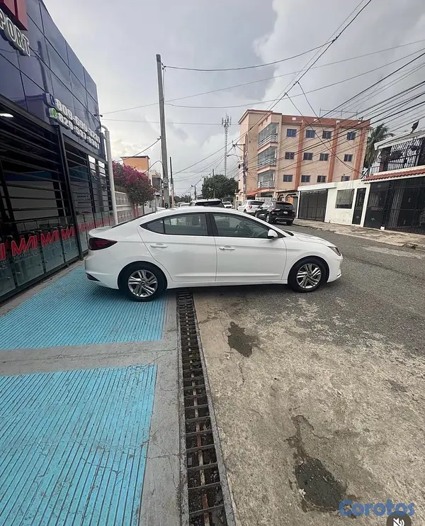 carros - Hyundai Elantra Limited 2020 3