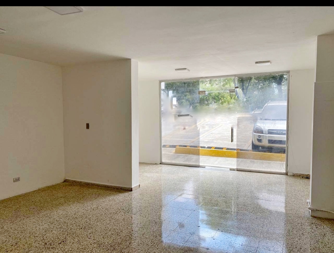 oficinas y locales comerciales - Alquiler local primer nivel  4