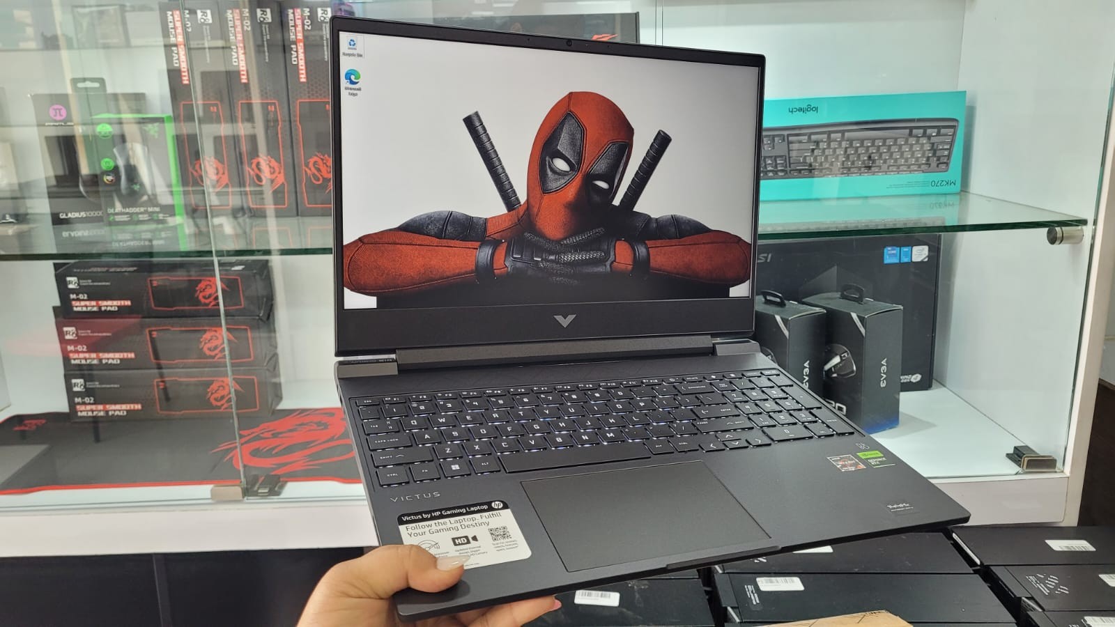 computadoras y laptops - Laptop GAMING HP Victus Ryzeb 5 RTX 4050 / 3050 , 8GB / 512 SSD 15.6 PLG 1